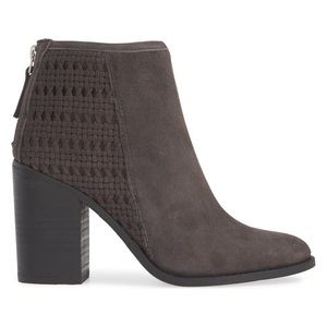 Steve Madden Revelation